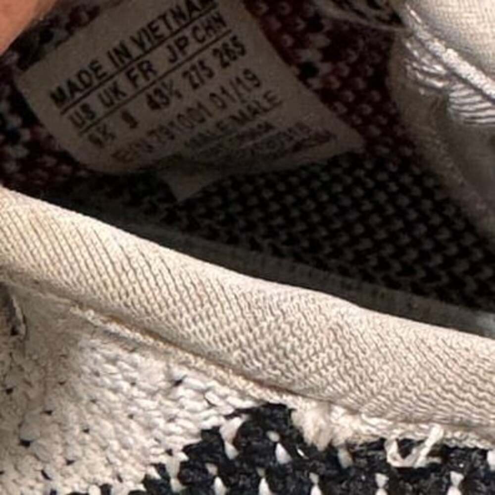 Adidas Yeezy Boost 350 V2 Zebra Sneakers - Picture 7 of 7